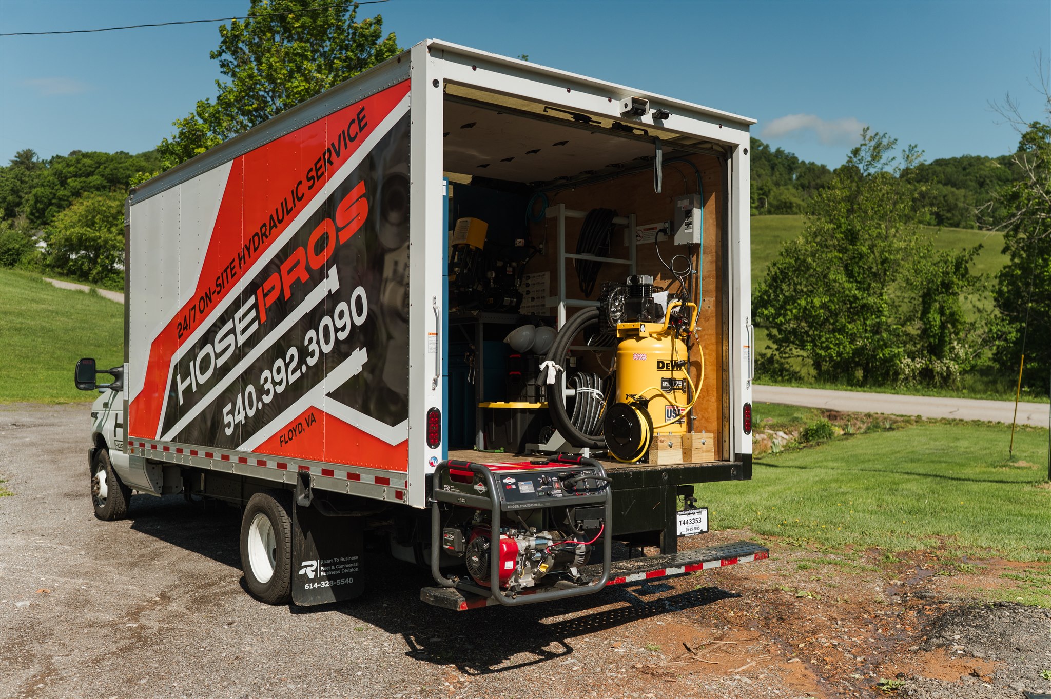 hydraulic repair service truck